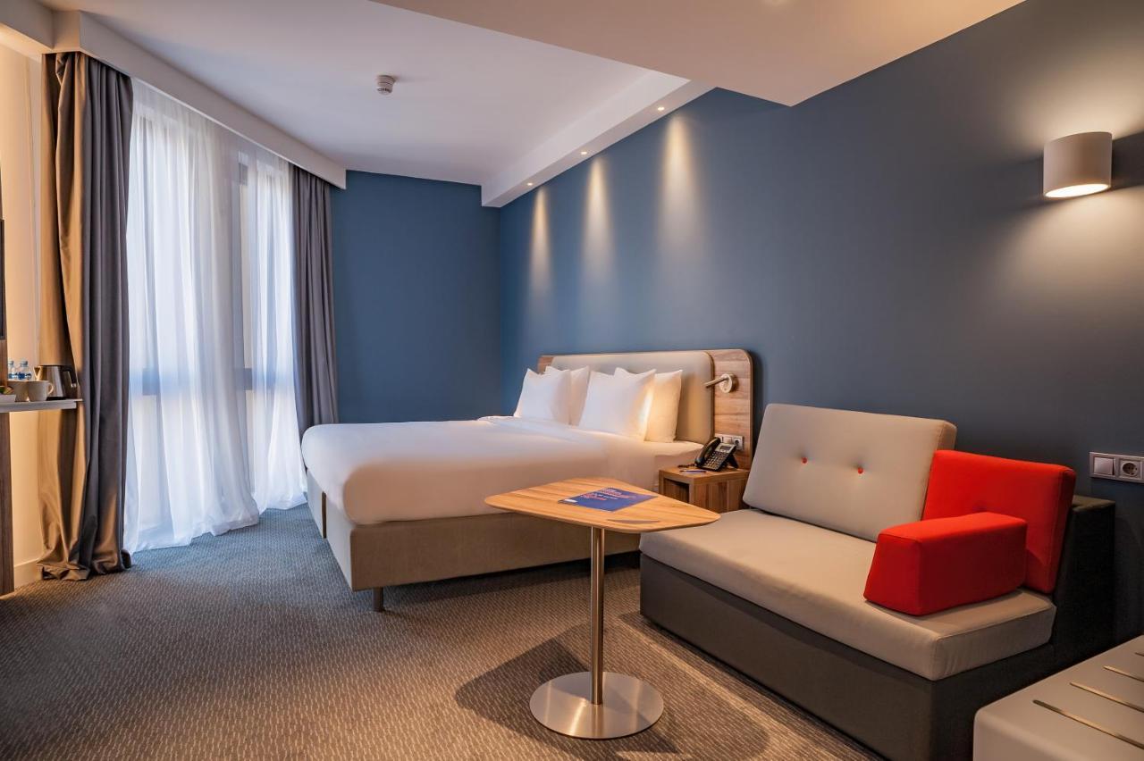 Holiday Inn Express Tbilisi Avlabari By Ihg Eksteriør billede