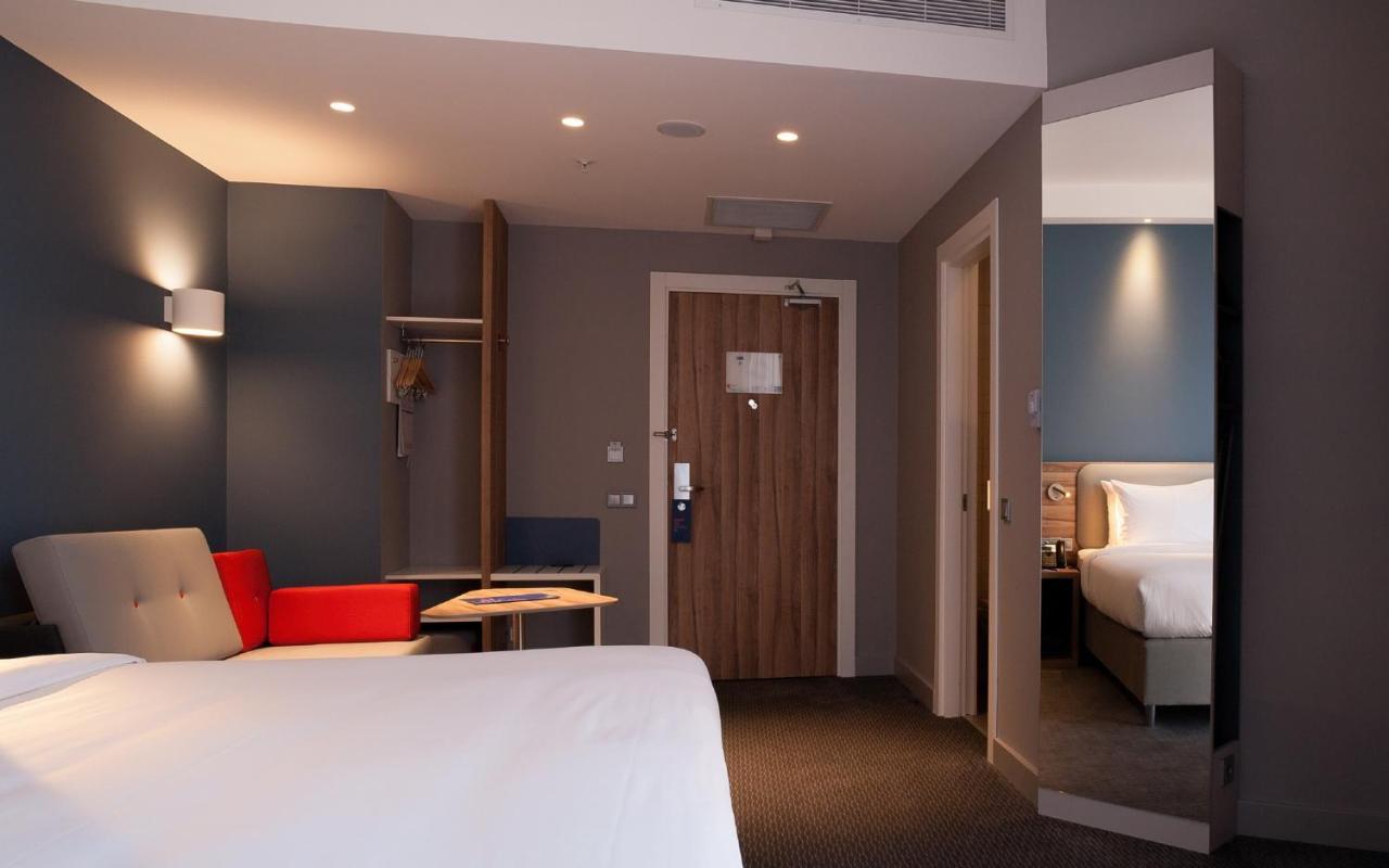 Holiday Inn Express Tbilisi Avlabari By Ihg Eksteriør billede